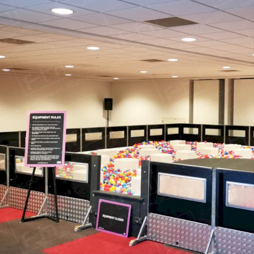 Ball Mania White Cube Seating